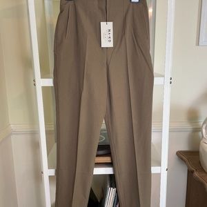 NWT NA-KD high rise darted pant